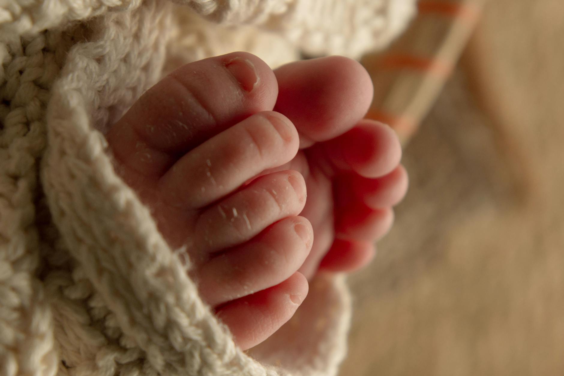 Kucakta Uyku ve Bebeklerde Güvenli Bağlanma Rehberi