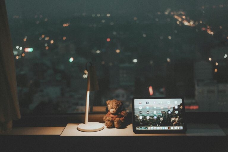 Çocuk ve Ekran: Dijital Çağda Sağlıklı Gelişim ve Ebeveyn Rehberi