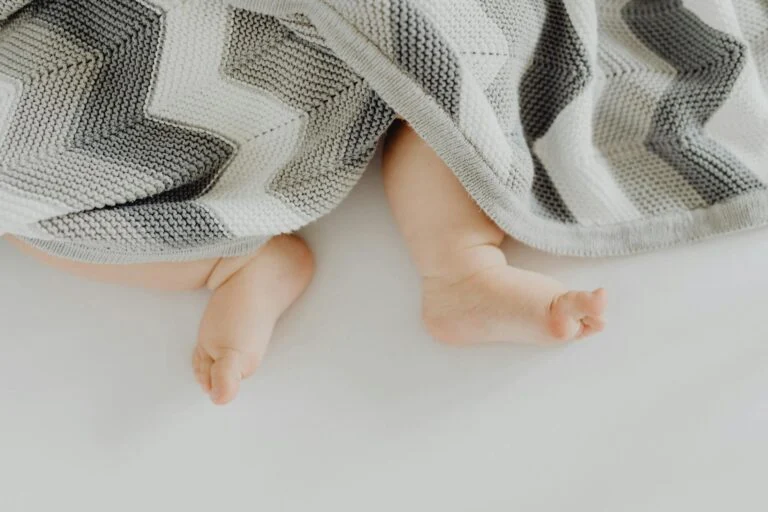 2 Aylık Bebek Gelişimi: Ebeveynler İçin Kapsamlı Rehber